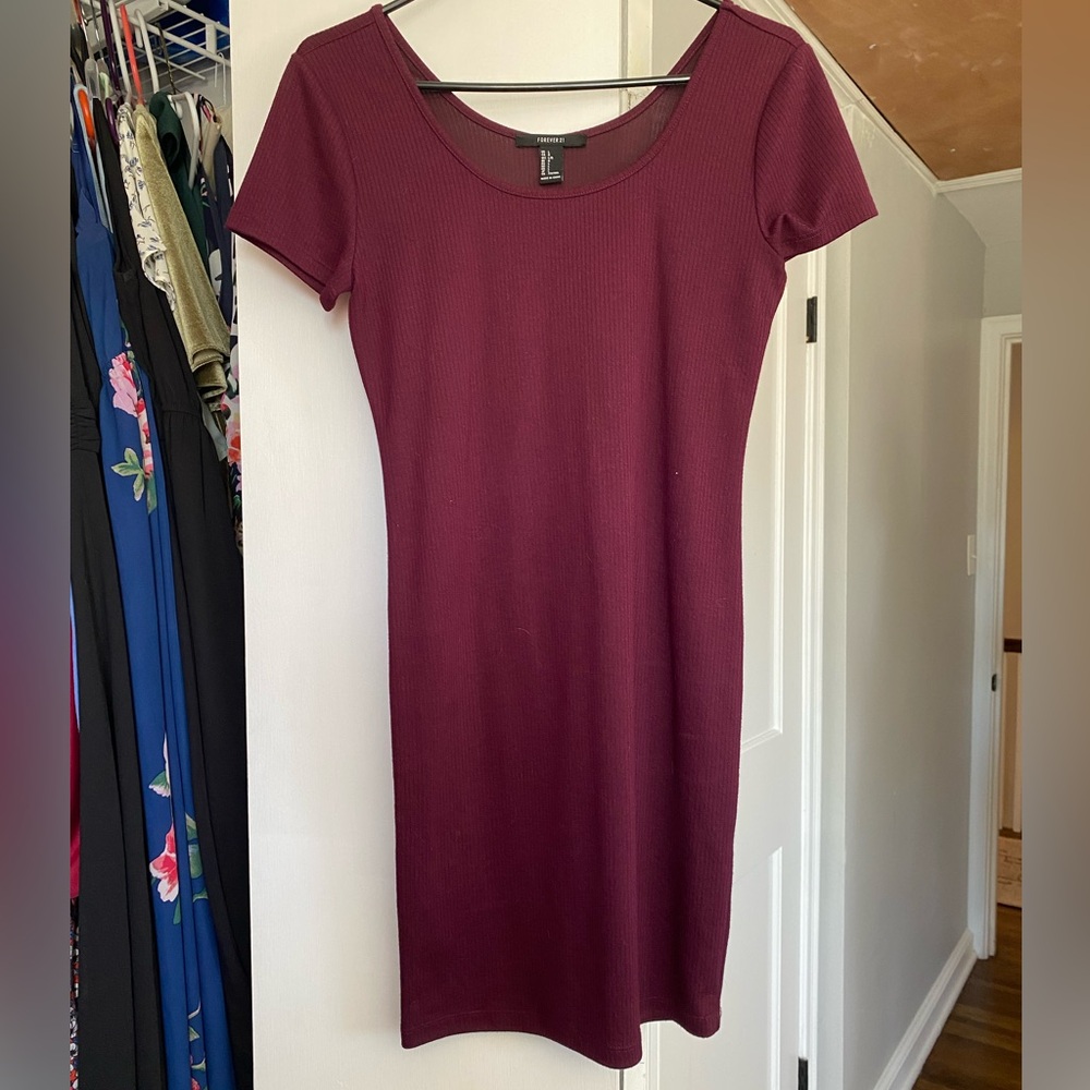Maroon ribbed fitted dress